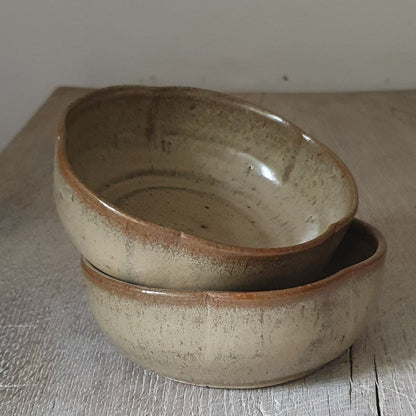 Zu sehen ist eine Keramik Müsli-Schale in der Farbe Beige/Sandsturm